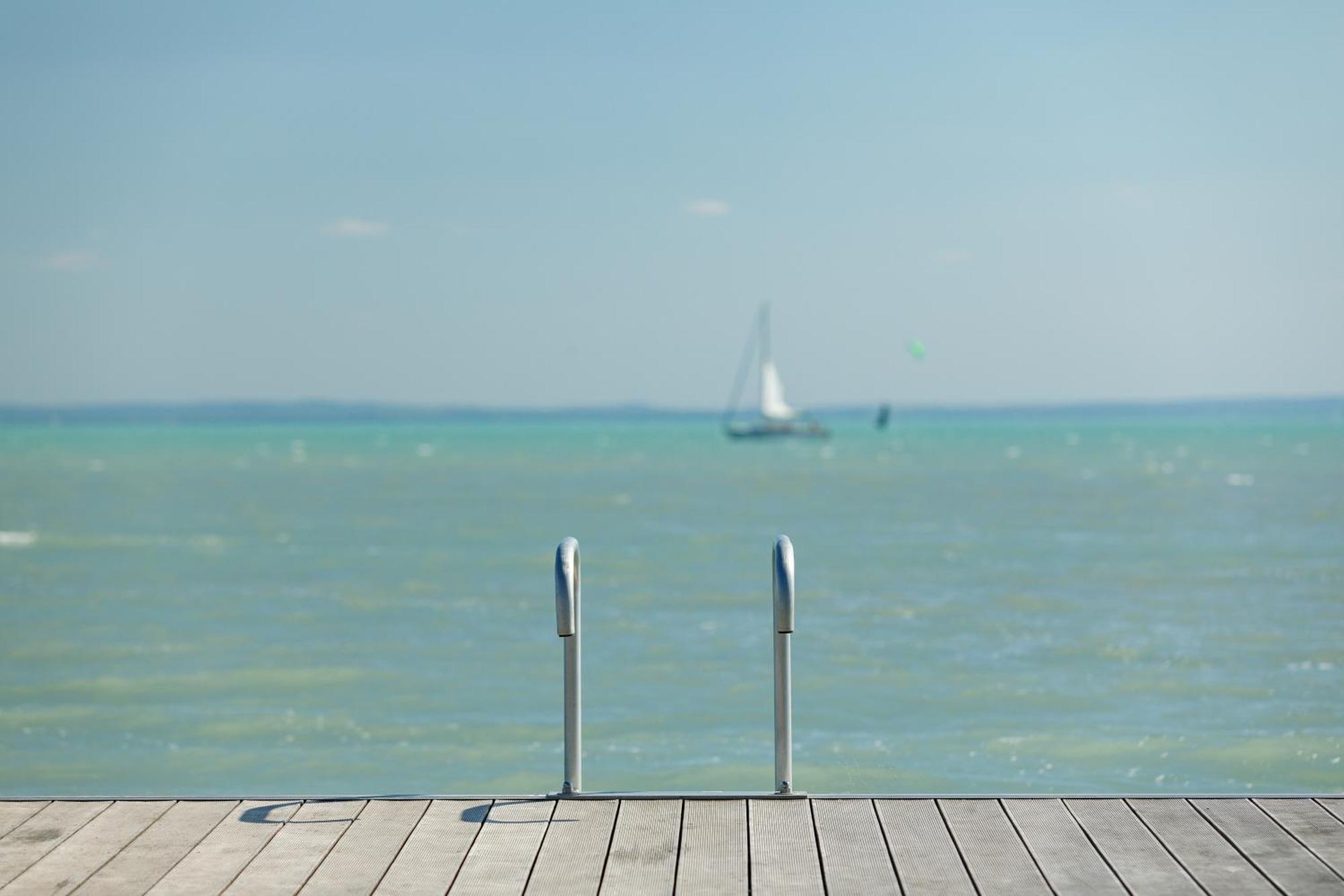 Blue4 Apartment Balatonfůzfő Екстериор снимка