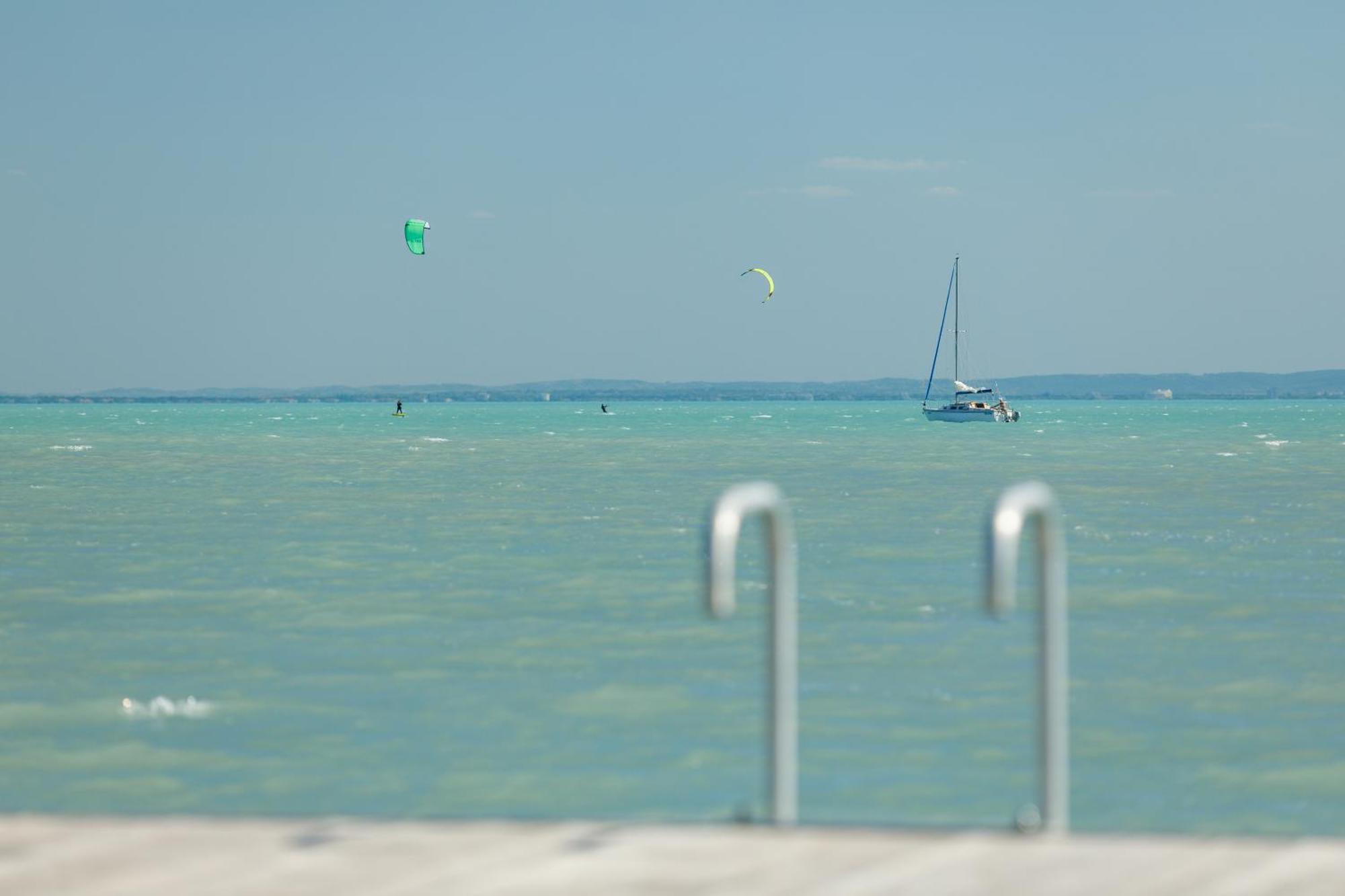 Blue4 Apartment Balatonfůzfő Екстериор снимка