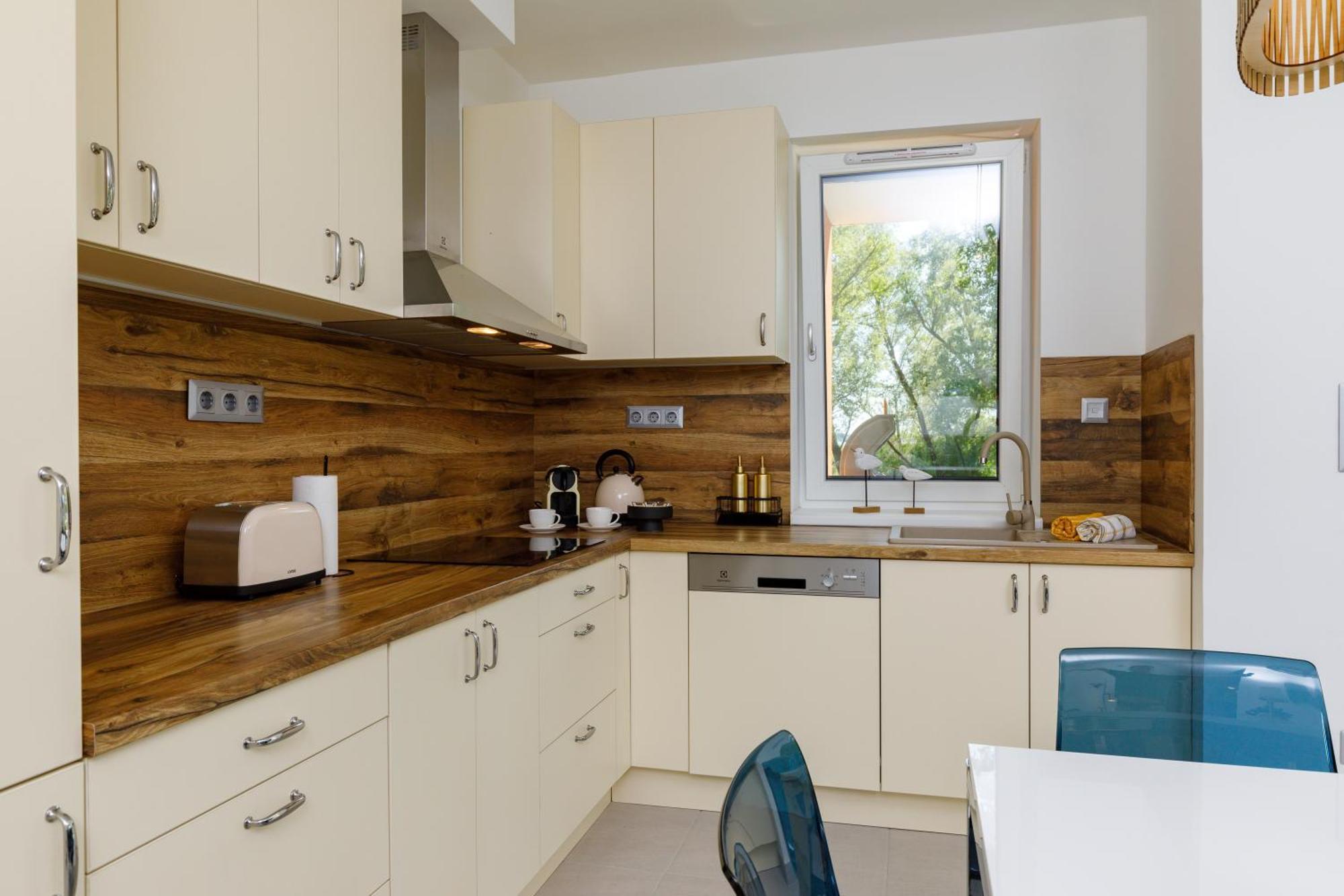 Blue4 Apartment Balatonfůzfő Екстериор снимка