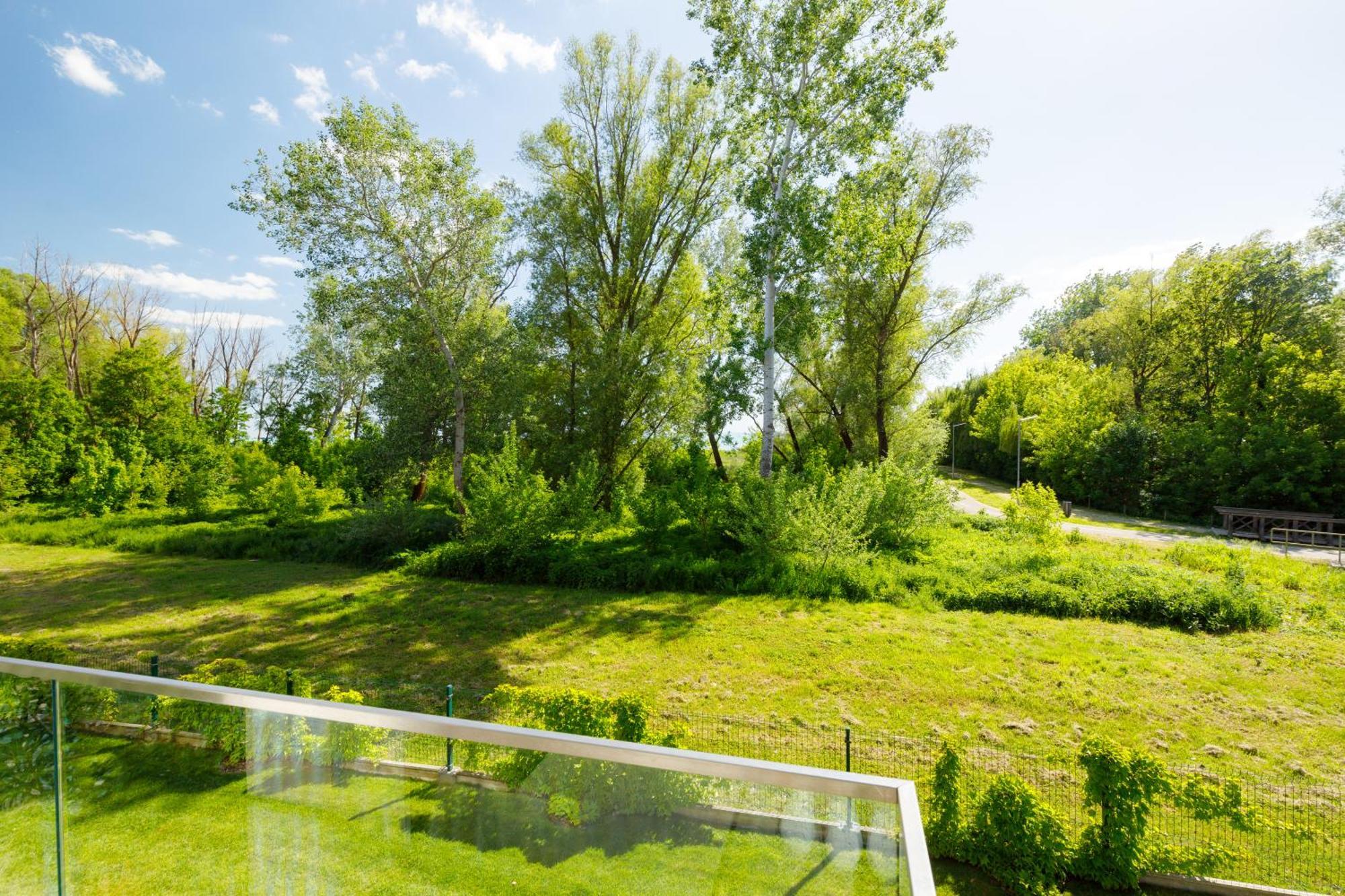 Blue4 Apartment Balatonfůzfő Екстериор снимка