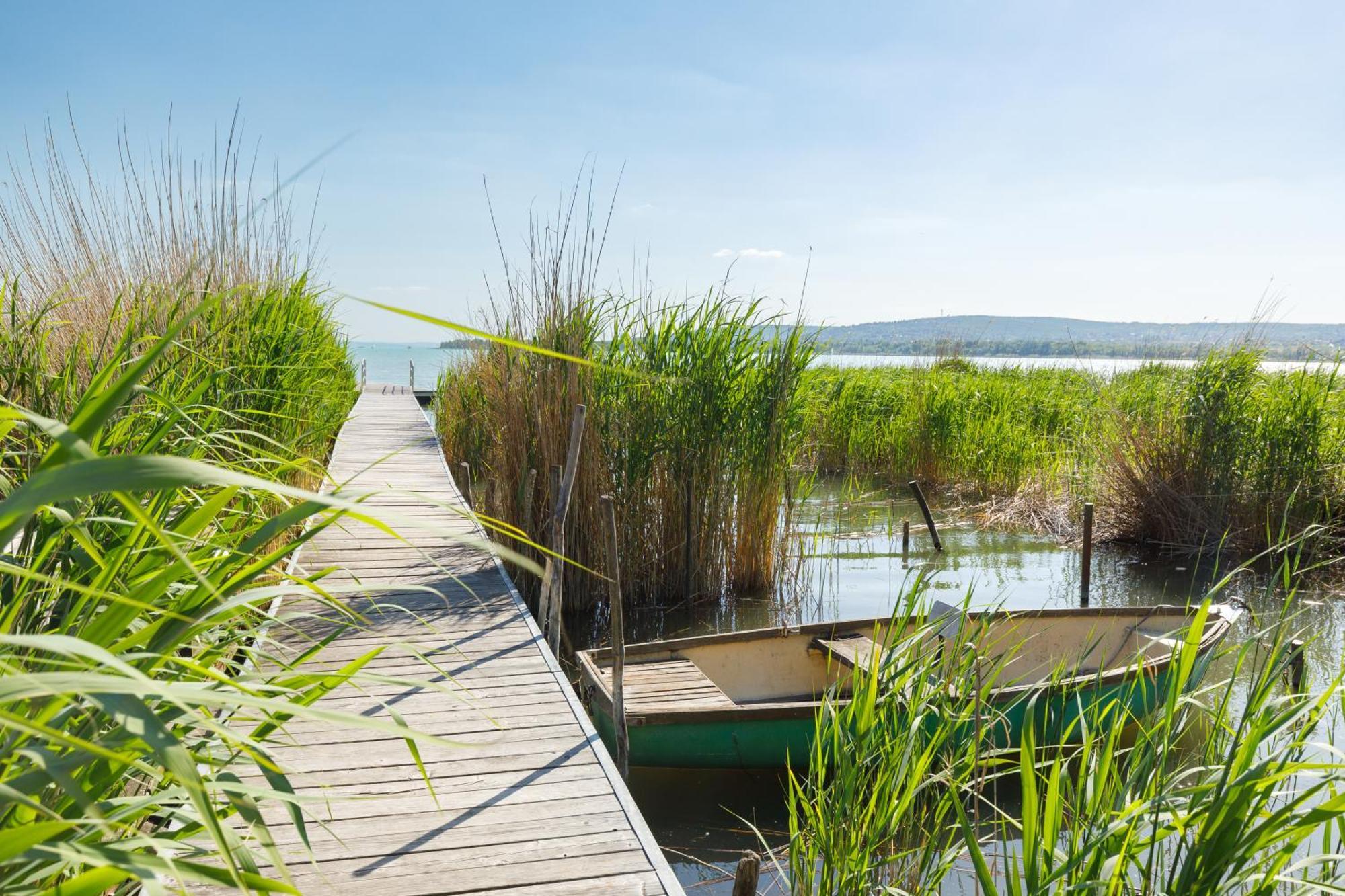 Blue4 Apartment Balatonfůzfő Екстериор снимка