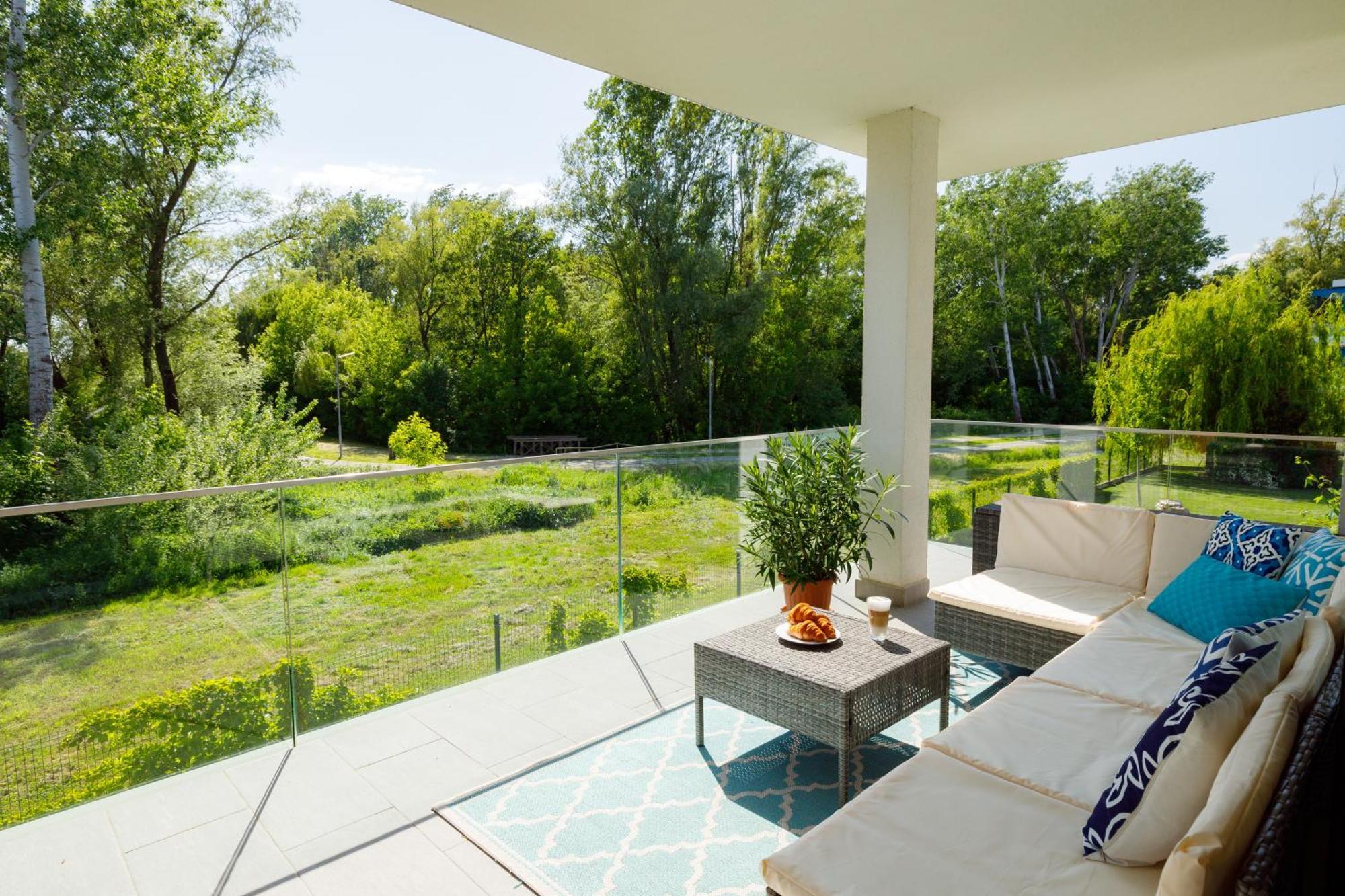 Blue4 Apartment Balatonfůzfő Екстериор снимка