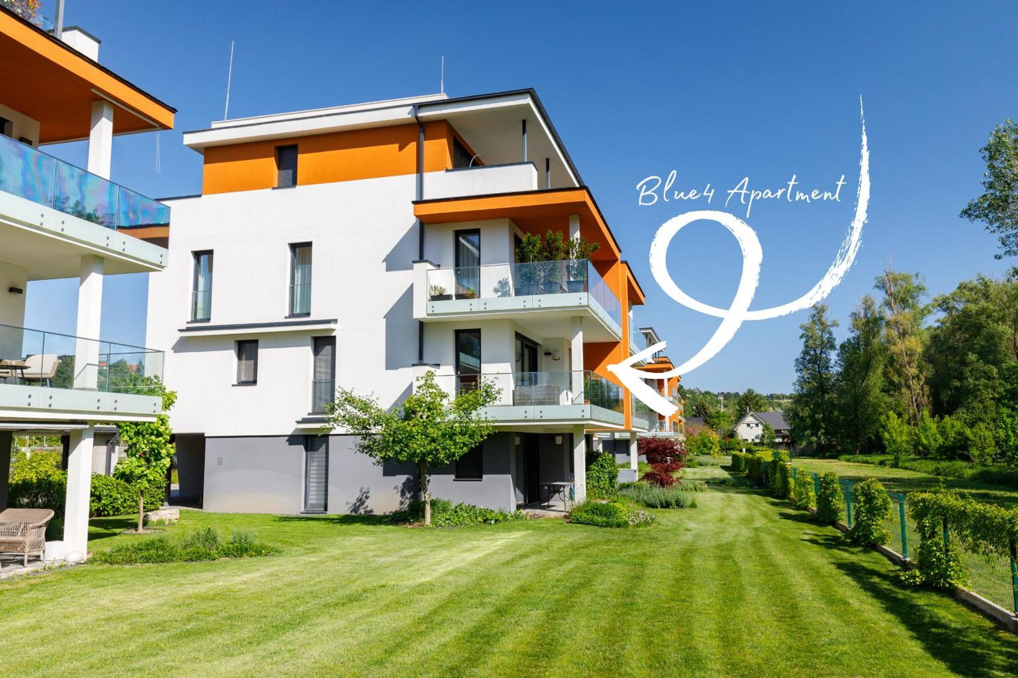 Blue4 Apartment Balatonfůzfő Екстериор снимка